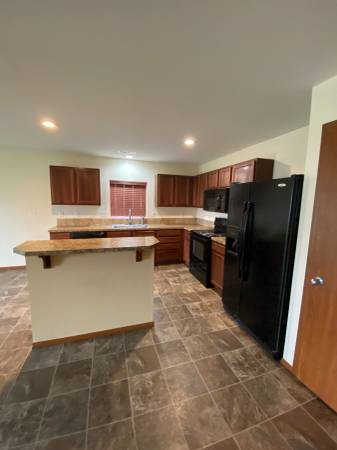 $2,950 / 3br - 1490ft2 - Kent - Casa independiente de 3 habitaciones y 2 baños con aire acondicionado (Kent)63799909244803123