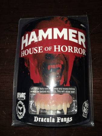 HALLOWEEN DRACULA TEETH 1