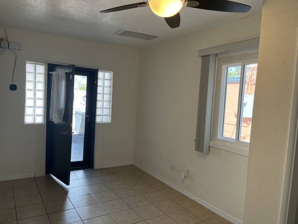 $1200.00 / 1br - ¡Recién renovado, ubicación céntrica!63674996443267123