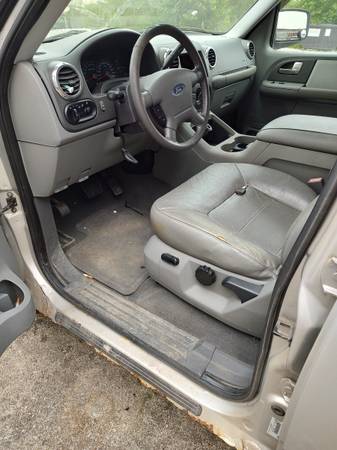 2005 Ford Expedition - $1,80063470603318529122