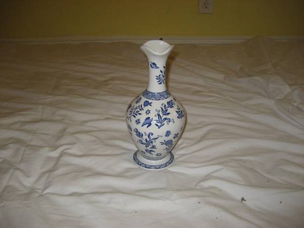 Coalport Limited Edition Blue and White Porcelain Vase 1
