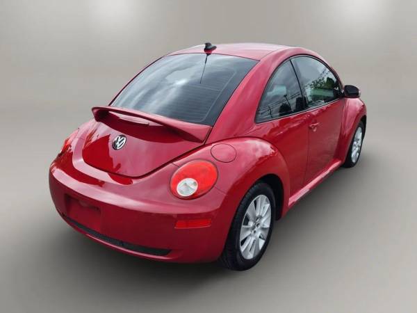 2010 Volkswagen New Beetle - ¡Financiamiento disponible! Carfax, ven a vernos - $6500.0063487393229059123