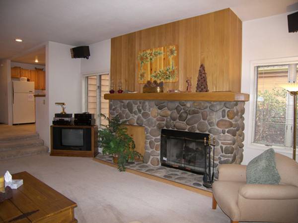 $4,000 / 3br - 1720ft2 - Condominio de 3 dormitorios en McCloud con garaje para 1 coche. ¡Excelente ubicación! (mc2) (Incline Village)63992635247618121