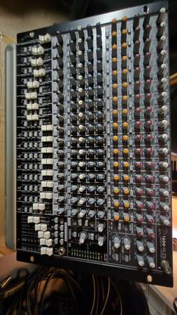 Mackie 1604 vlz3 - 16 channel mixer 1