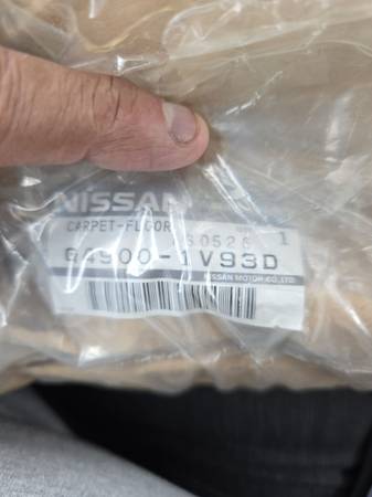 Brand new qx80 floor mats 1