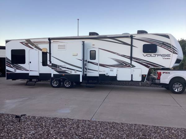 2014 Dutchman VOLTAGE TOY HAULER 1