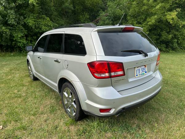 2012 Dodge Journey RT AWD Asientos de tercera fila - $3,500 (Sterling Heights)63622120757505121