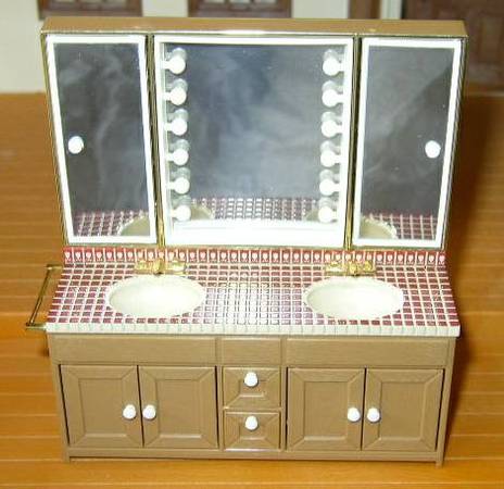 Tomy Dollhouse Bathroom Pieces 1