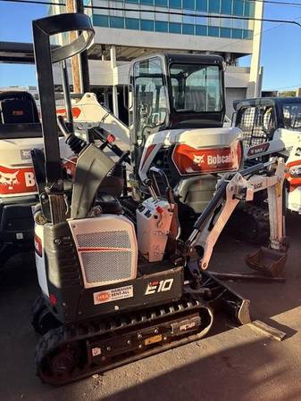 Pre-Owned 2024 Bobcat E10 Compact Excavator 1