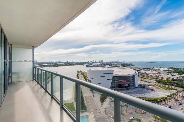 $3,550 / 1br - 943ft2 - 1bd with a Wide Terrace to View the Best of Miami! (Marina Blue- Downtown)64001847310977120