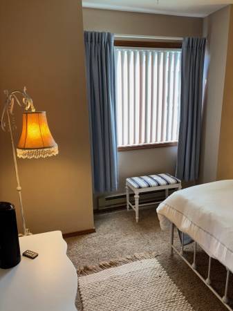$680 / 1br - Quiet 1B/1B Room for Female (SW Portland)64039055187715123