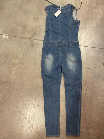 Women’s clothes various styles make offer 1