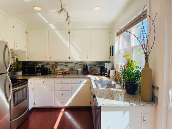 Live in a House! 2 bed, 1 bath. Furnished. Washer & Dryer. Garage! 1