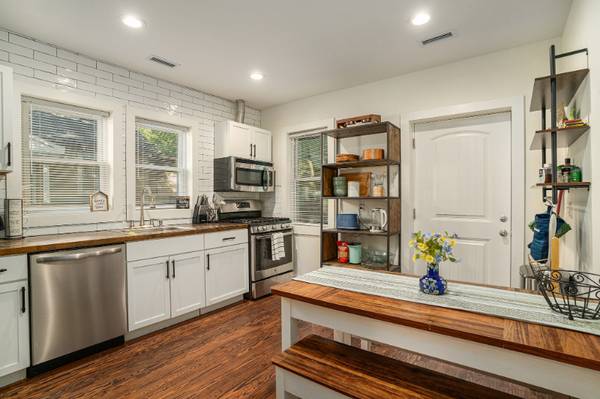 $2500.00 / 2br - 806ft2 - 1913 Orvid St64016105142787124