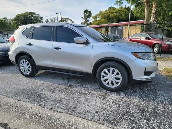 2017 Nissan Rogue S ¡Aprobación de crédito garantizada! - $8,995 (+ SUNCOAST QUALITY CARS LLC)63443376779011121
