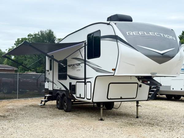 2024 Grand Design Reflection M-226RK  - Slide Out - 28 FT 1