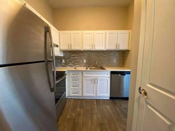 $1,372 / 1br - 607ft2 - Comfort, convenience and unmatched amenities. 1 BR/1 BA, 607 SqFt (Portland - Easy access to Interstate 84)64038883559171121