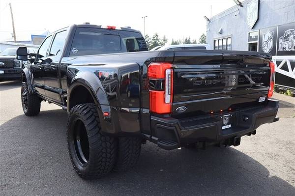 2026 Ford F-450 PLATINUM Truck - Photo 3
