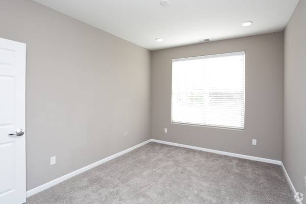 $1,809 / 2br - 1294ft2 - 2 BEDROOM 2 BATH!!! (The Apartments @ Lux 96)63681695893633123