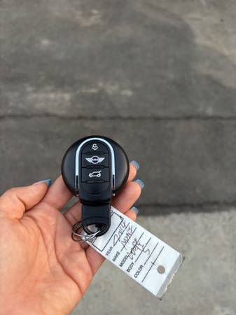 Mini Cooper 2014 — bajo kilometraje, completamente equipado, rápido y divertido de conducir. - $8.950 (Palo Alto)63470225904897124