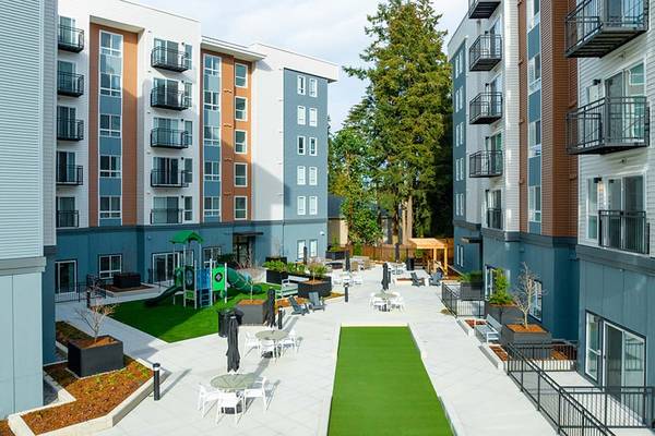 $1,725 / 1br - 750ft2 - Electric Vehicle Charging Station, Fitness Center, 1/BD 1/BA (20057 Ballinger Way NE, Shoreline, WA)63814660866433124