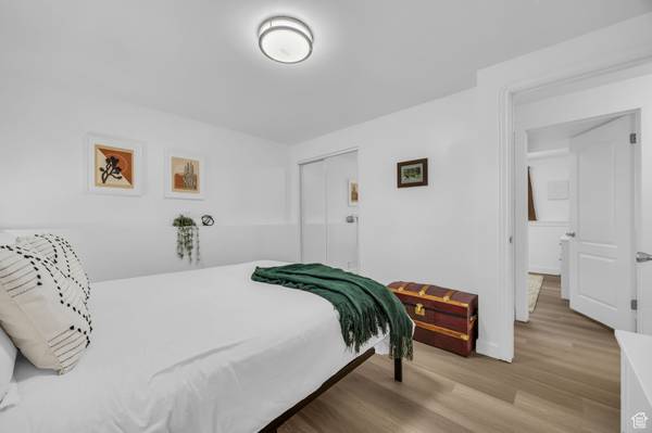 $1 / 3br - Sandy Gem: Cocina remodelada, vistas a las montañas, espacio para RV de 80+ pies, 1/3 de acre (Sandy)63674328222465121