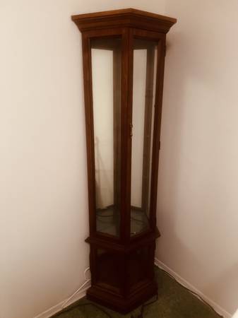 Two nice Curio Cabinets 1