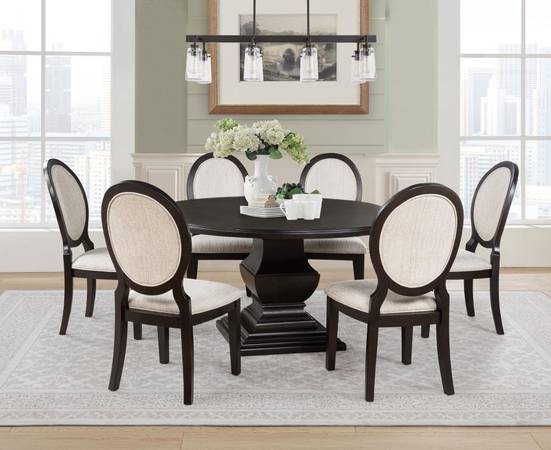 Round Dining Table w/ 6 Chairs 1