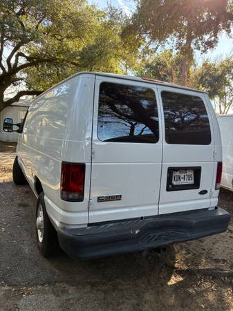 2008 Ford E350 Super Duty - Photo 15