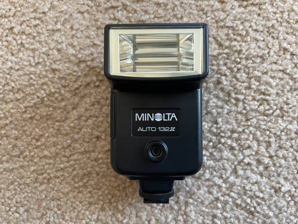 Minolta Auto 132X Flash Unit 1