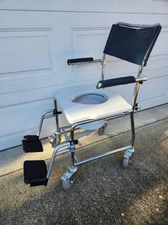 Wheeled commode   $75 OBO 1
