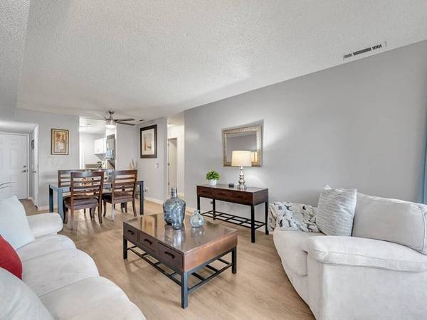 Air Conditioner, Assigned Parking, 2 Spas 1