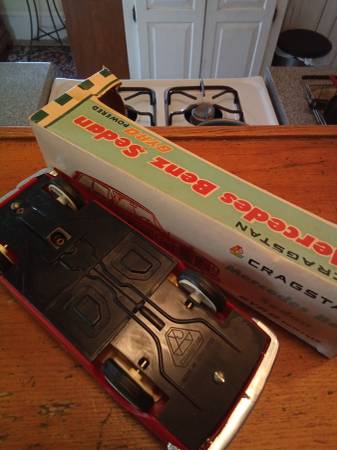 Juguete antiguo de Mercedes Benz en caja - $30 (Dorchester)63438961818499122