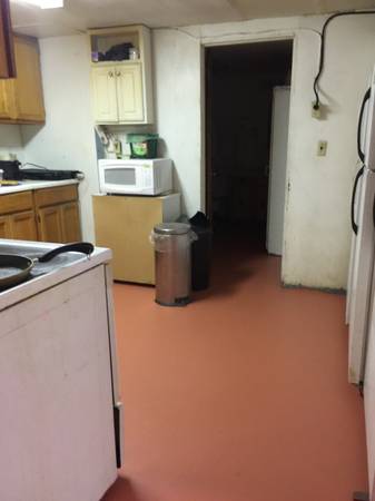 $600 / 150ft2 - Room for rent clean and sober house (South Tacoma)63874307010305120