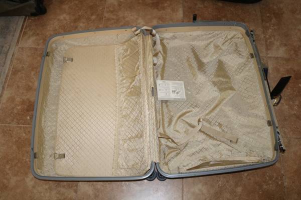 Hard Shell Samsonite suitcase. 1