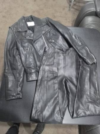 Leather Motorcycle Set - Women's 1