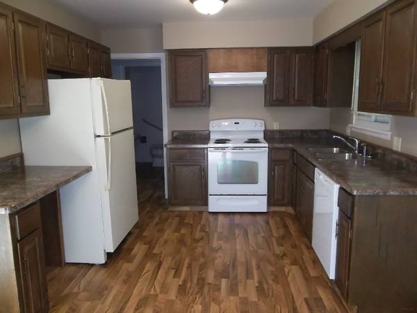 $1500.00 / 3br - Could you find an even better location?63793454067843122