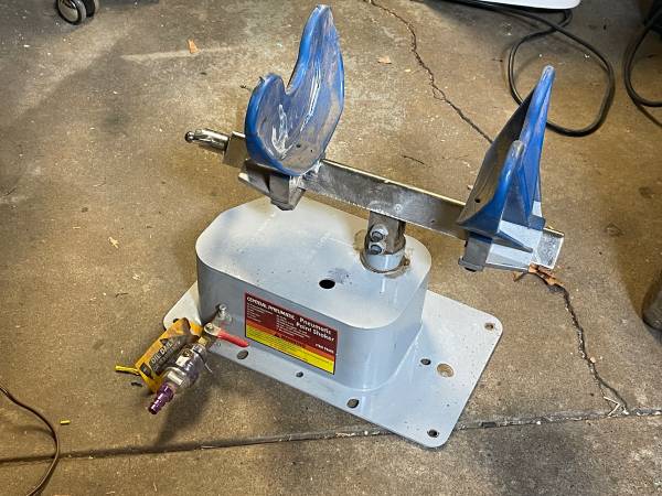 Central Machinery Pneumatic Paint Shaker 1