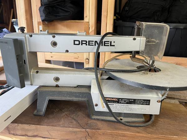 Dremel 16" Scroll Saw 1