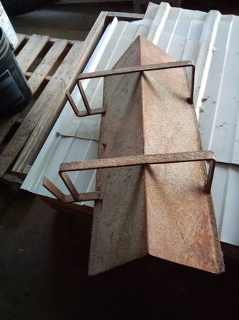 Feeder pig casterating  table 1