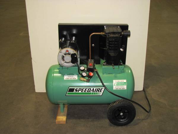 SPEEDAIRE 20 Gallon Model 4B227E Horizontal Air Compressor