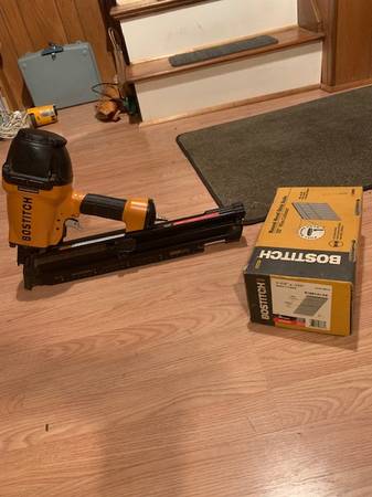 Bostich 3 1/2 " framing gun and nails 1