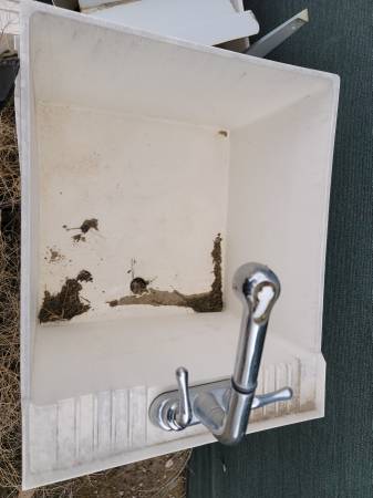 STAND ALONE PLASTIC SINKS 1