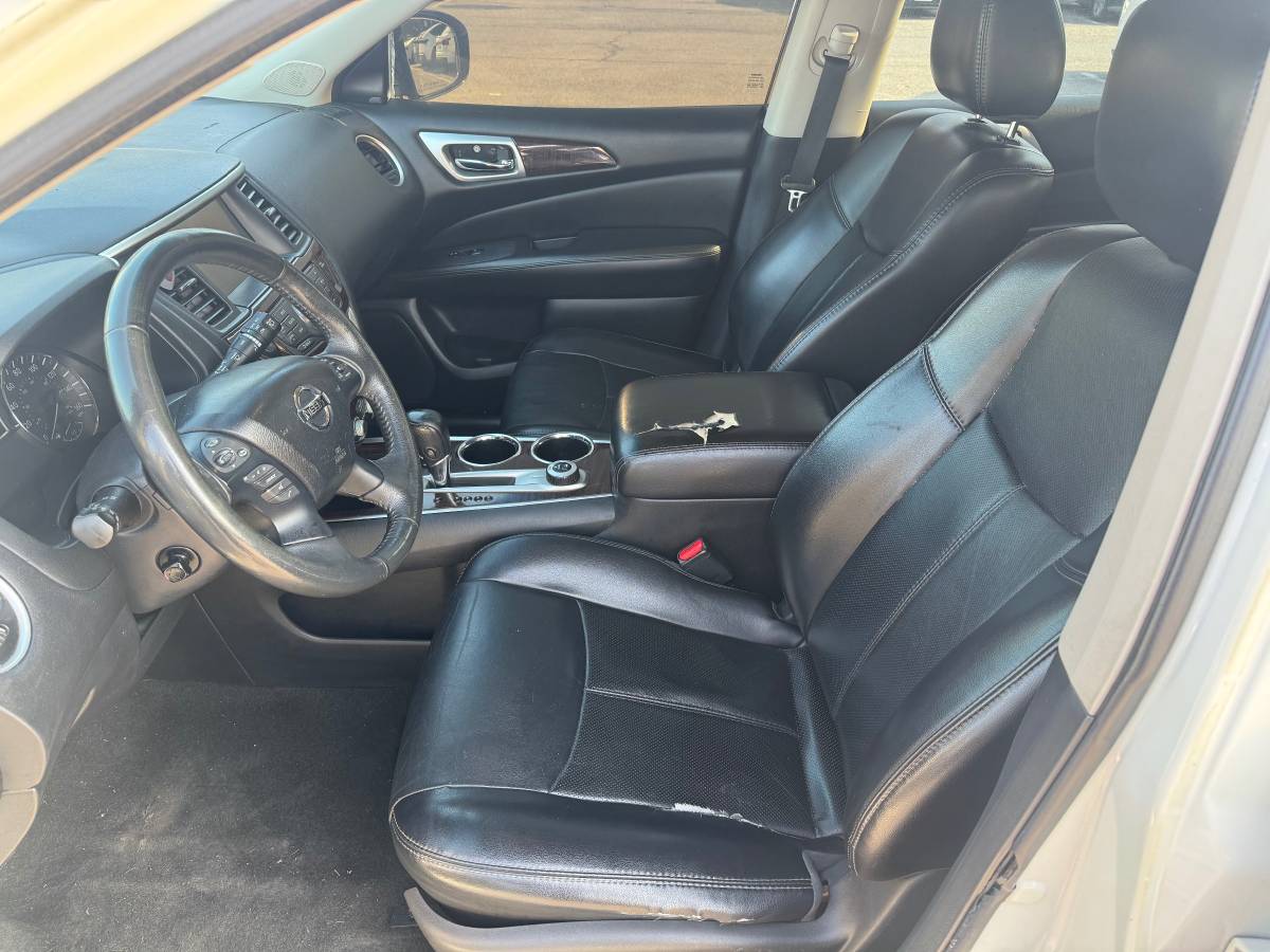 2015 Nissan Pathfinder platinum