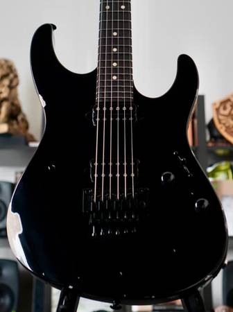Suhr Modern Antique Custom Floyd Rose Relic’d Black 2025 1