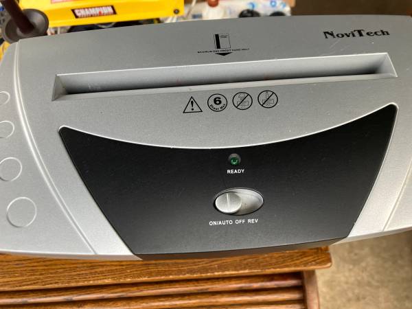 NoviTech Paper Shredder 1
