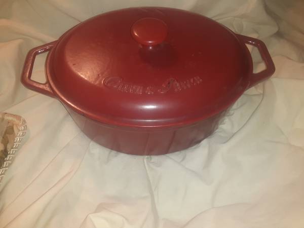 Cast Enameled  Dutch  Oven 1