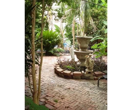 $250 / 1br - NO LEASE, furnished, one block from FRENCH QUARTER/Marigny (Treme)63881896540289121