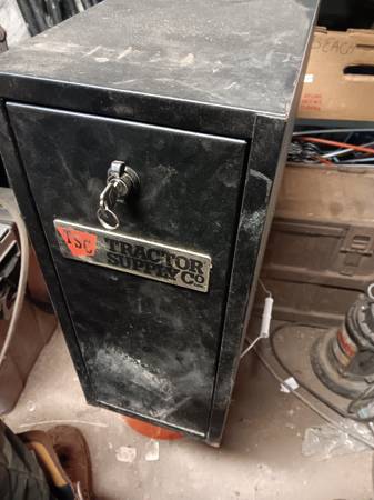 Small 5 drawer cabinet 1