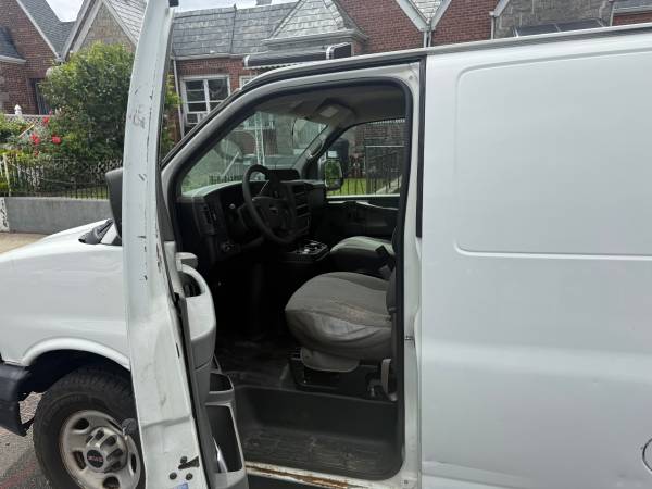 GMC 2500 Van 2010 for SALE - $4,500 (East Elmhurst)63615016550019122